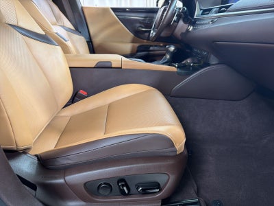 2021 Lexus ES 300h