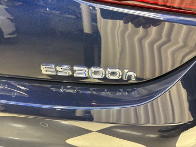 2021 Lexus ES 300h