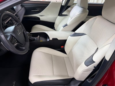 2025 Lexus ES 300h