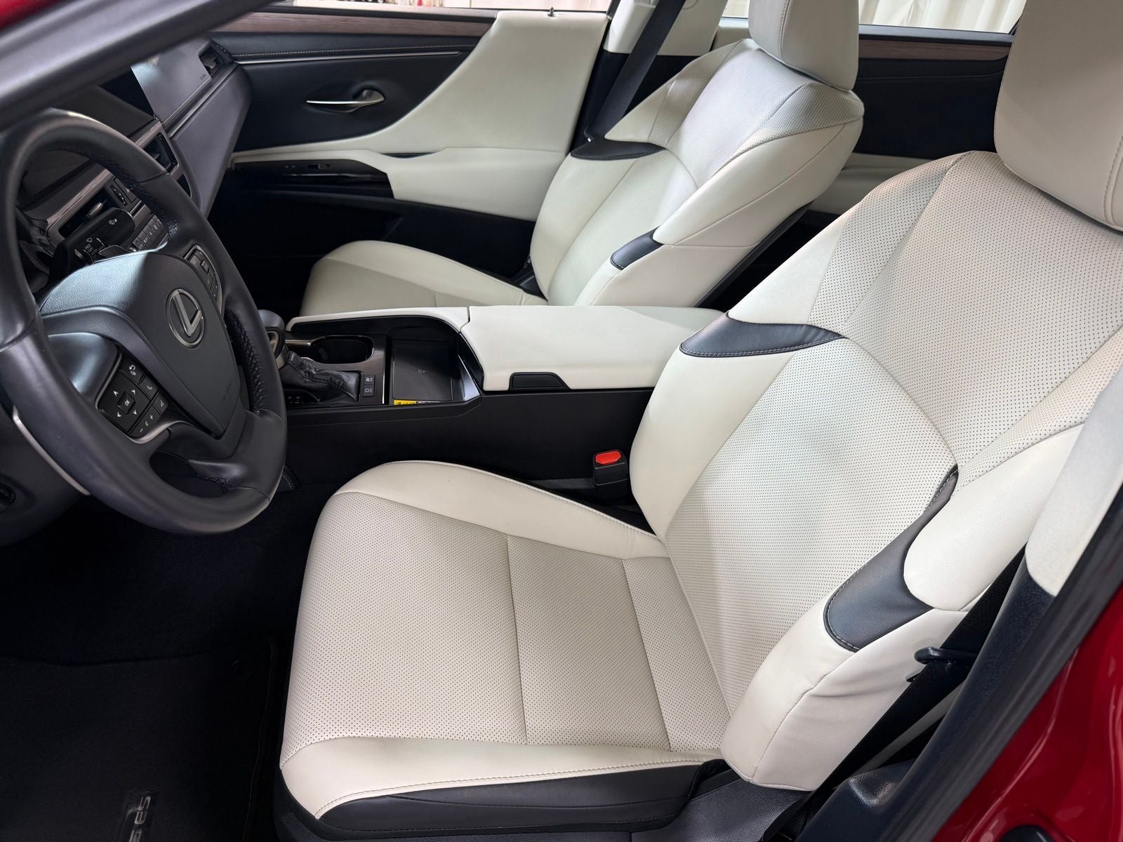 2025 Lexus ES 300h