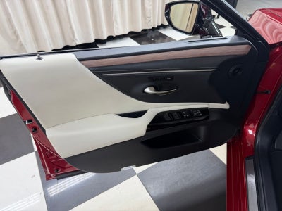 2025 Lexus ES 300h