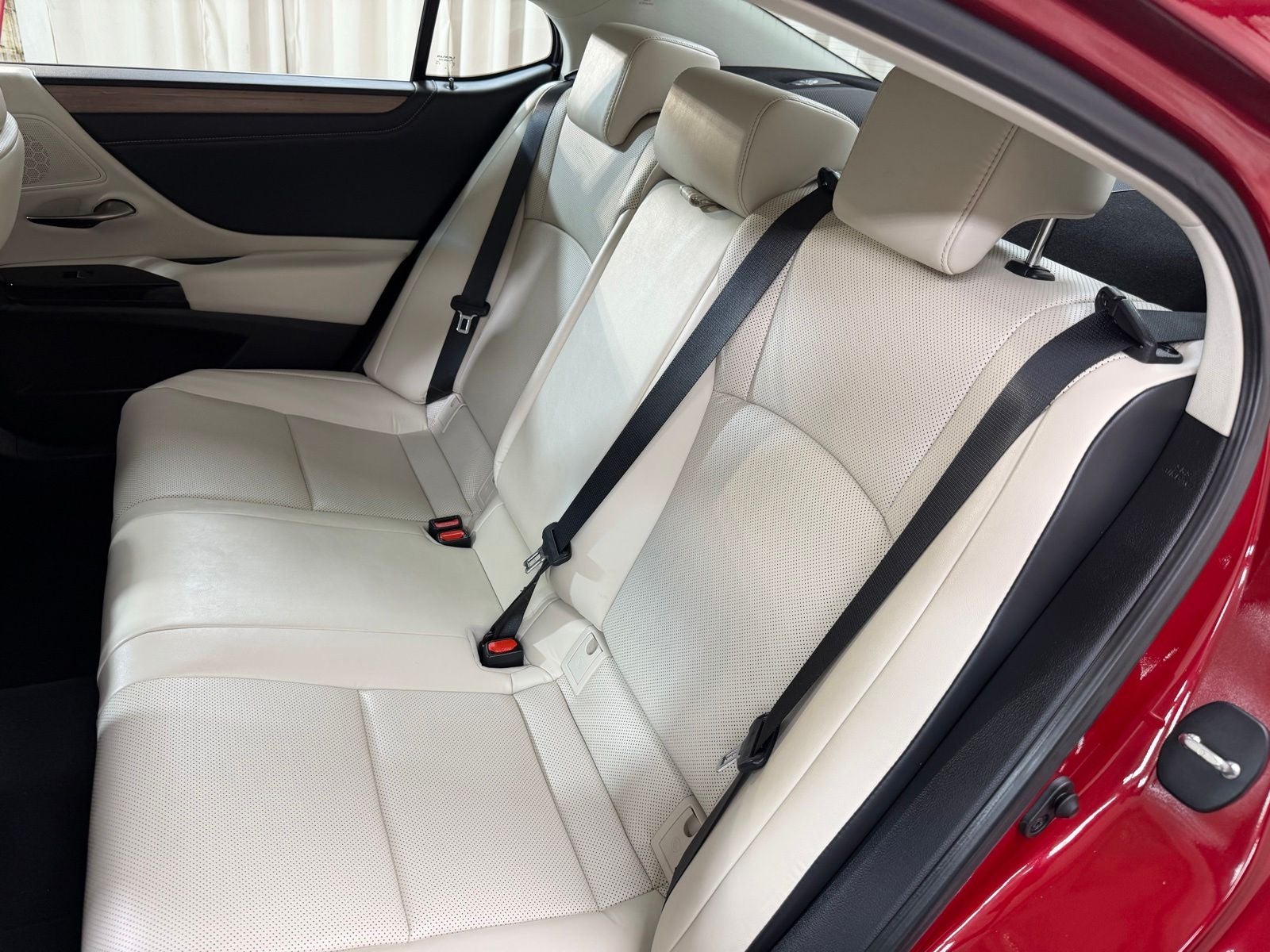 2025 Lexus ES 300h