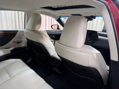 2025 Lexus ES 300h