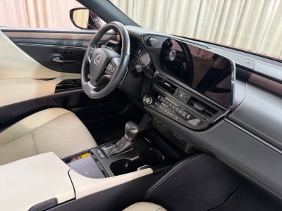 2025 Lexus ES 300h