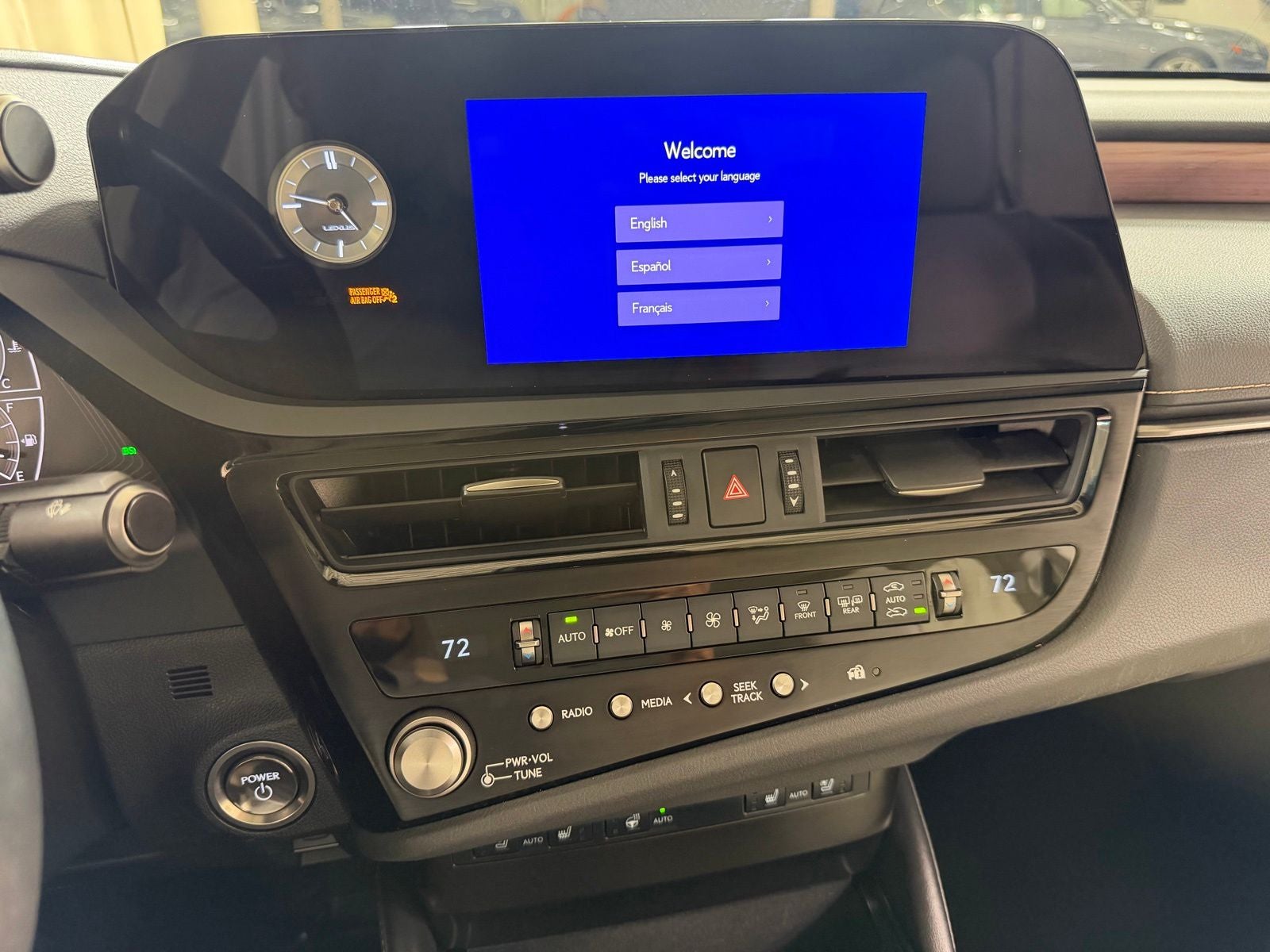 2025 Lexus ES 300h