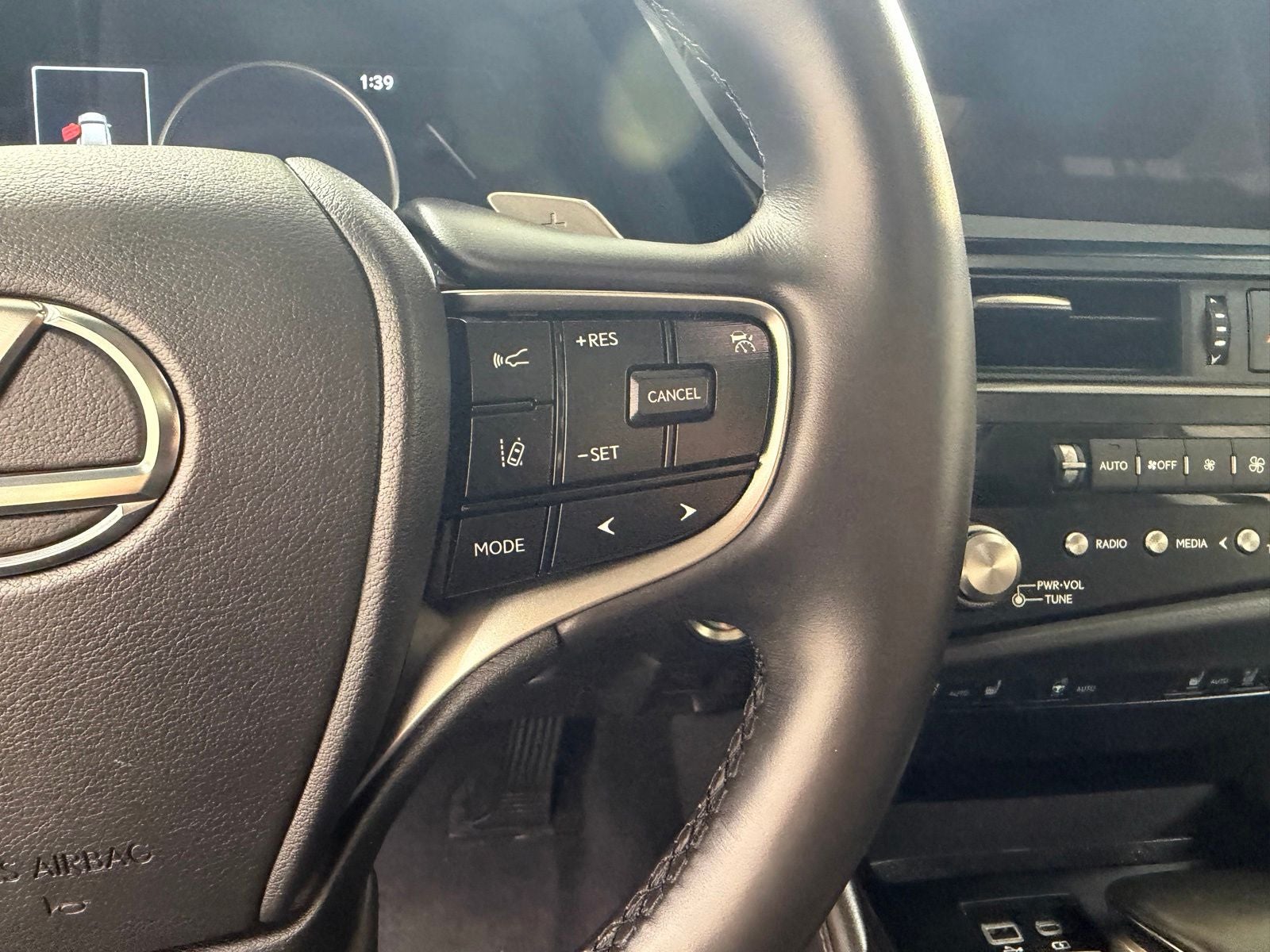 2025 Lexus ES 350