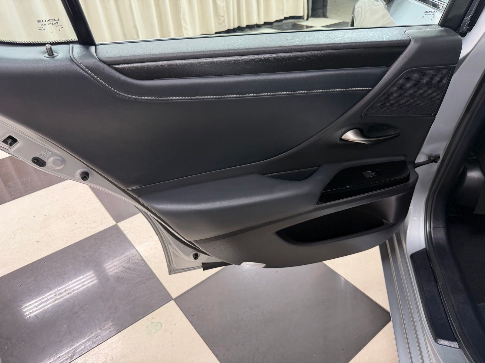 2025 Lexus ES 350