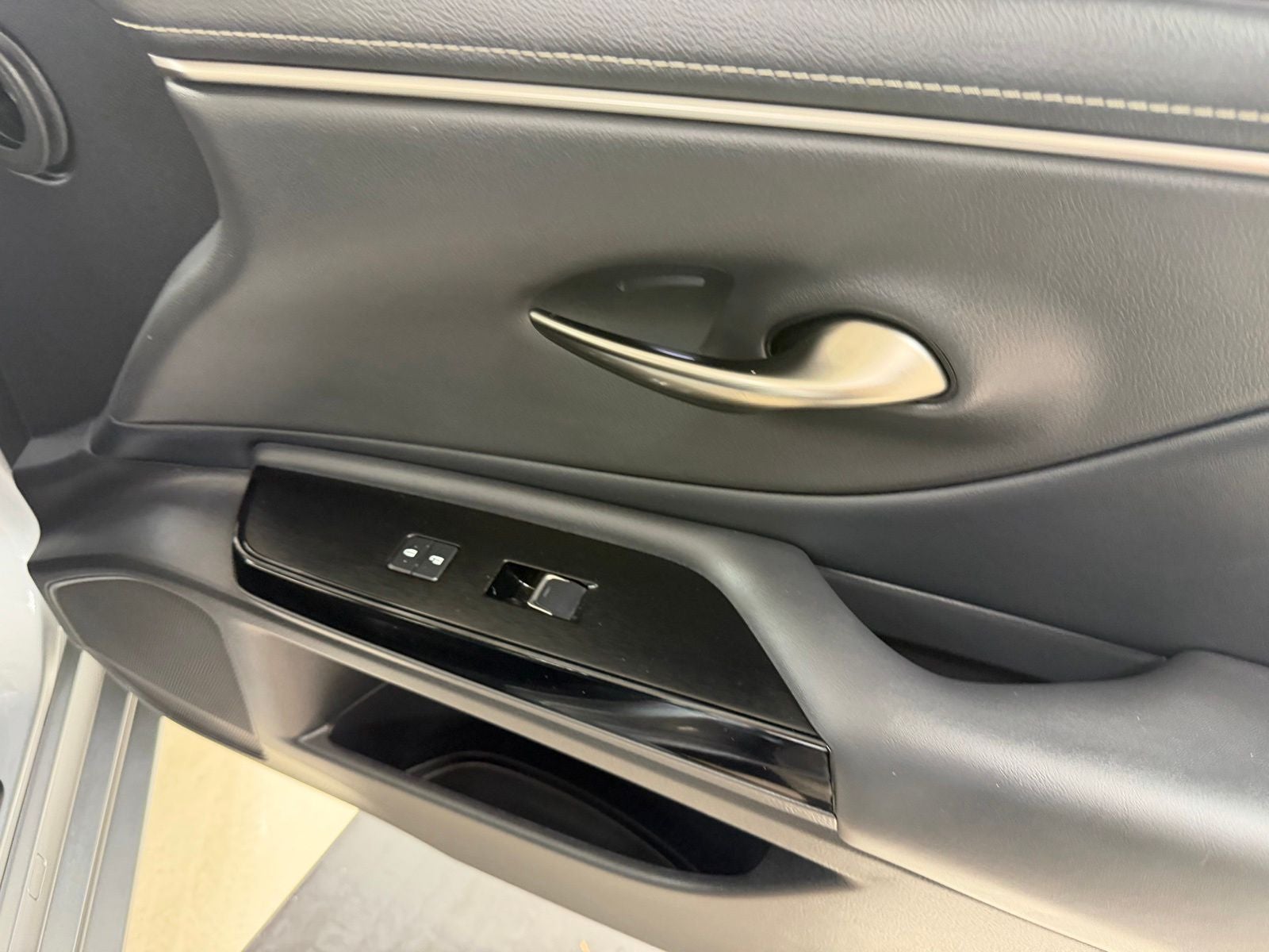 2025 Lexus ES 350