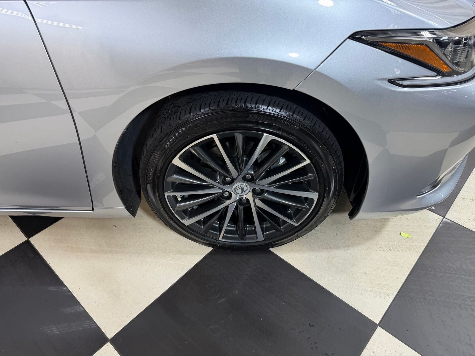 2025 Lexus ES 350