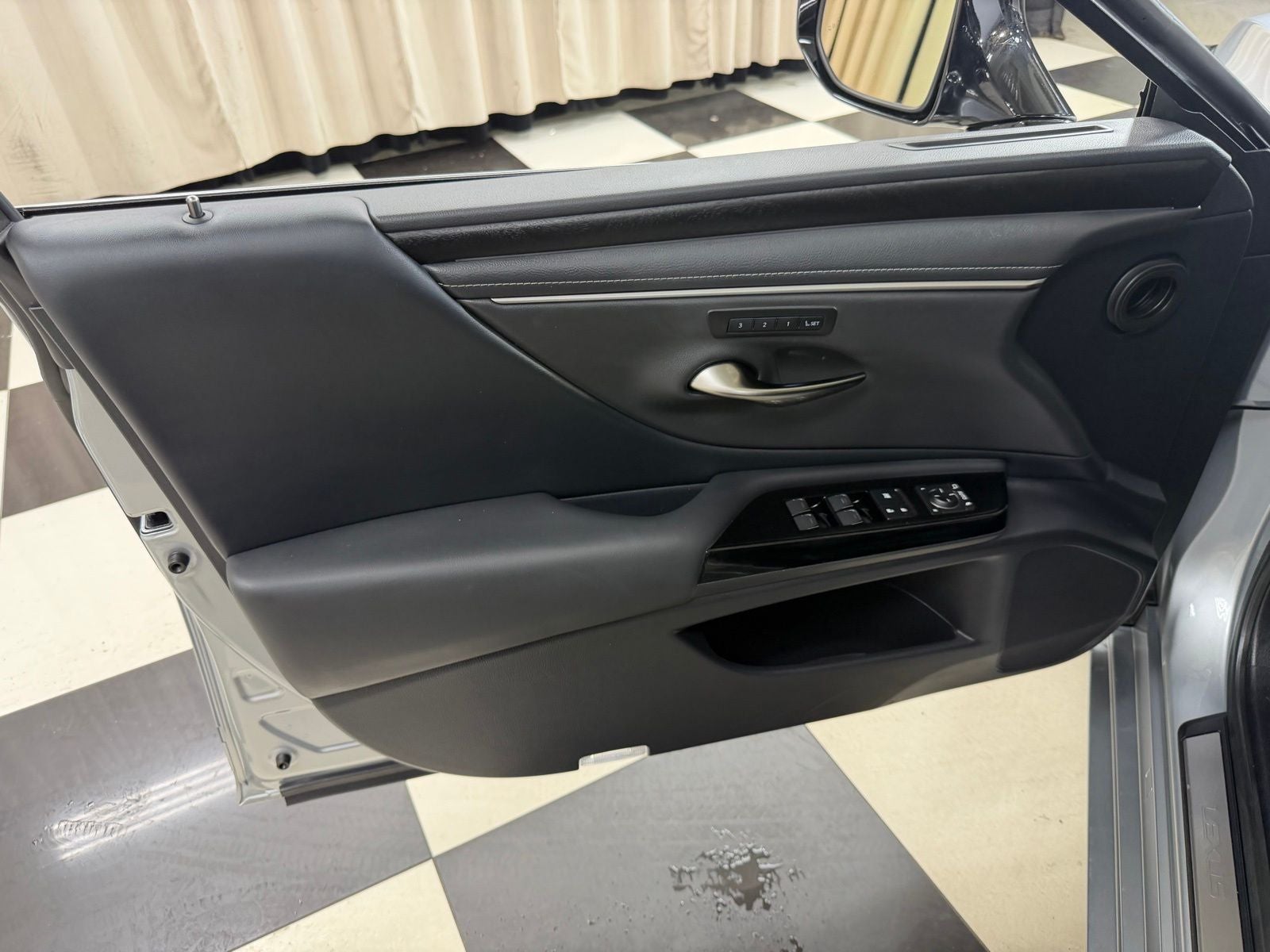 2025 Lexus ES 350