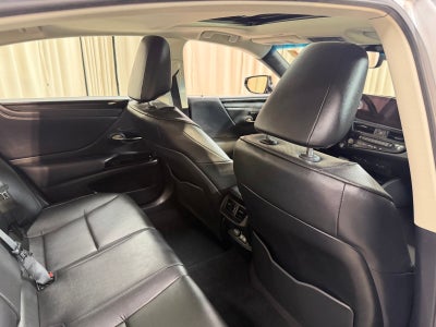2025 Lexus ES 350