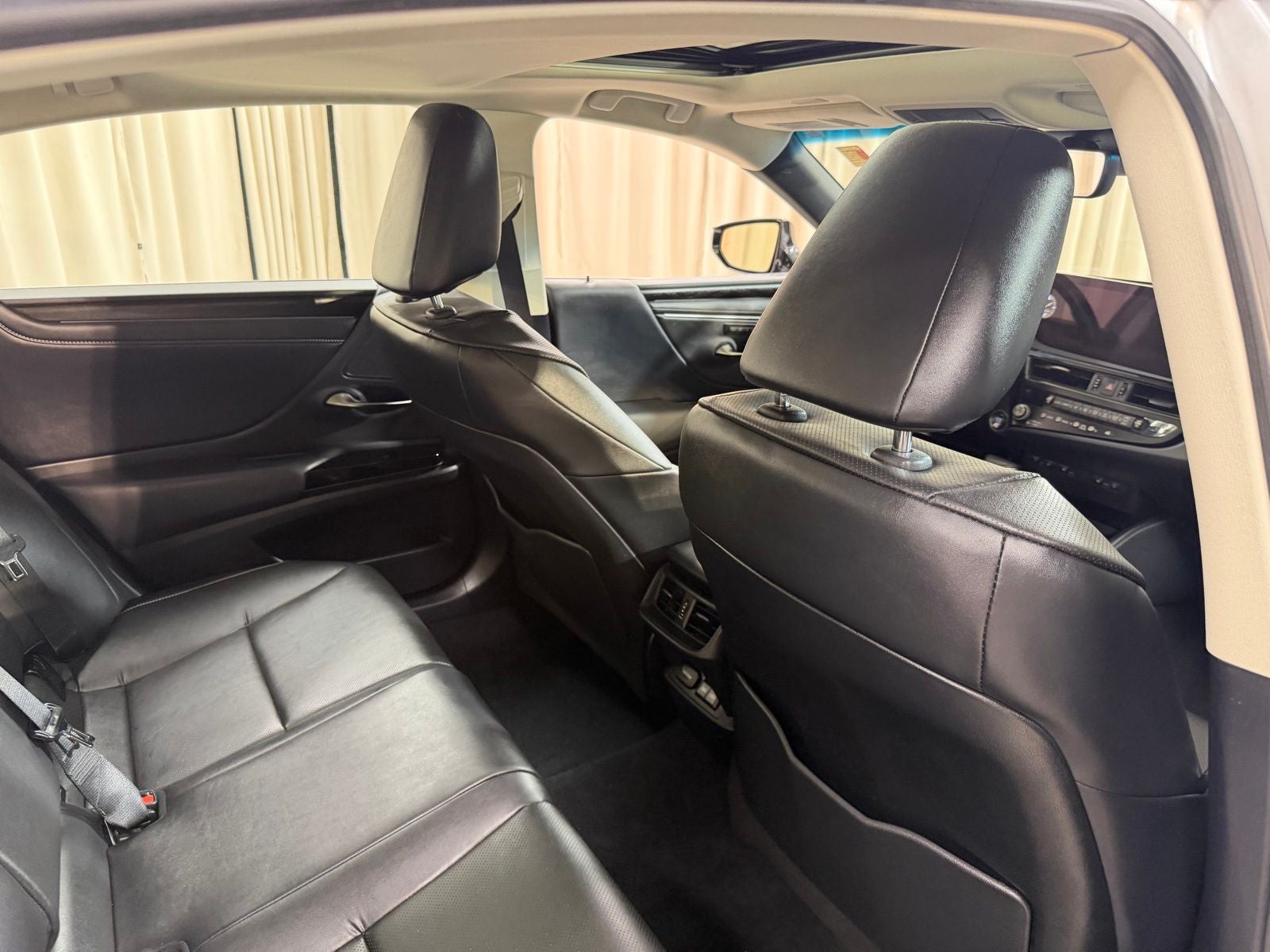2025 Lexus ES 350