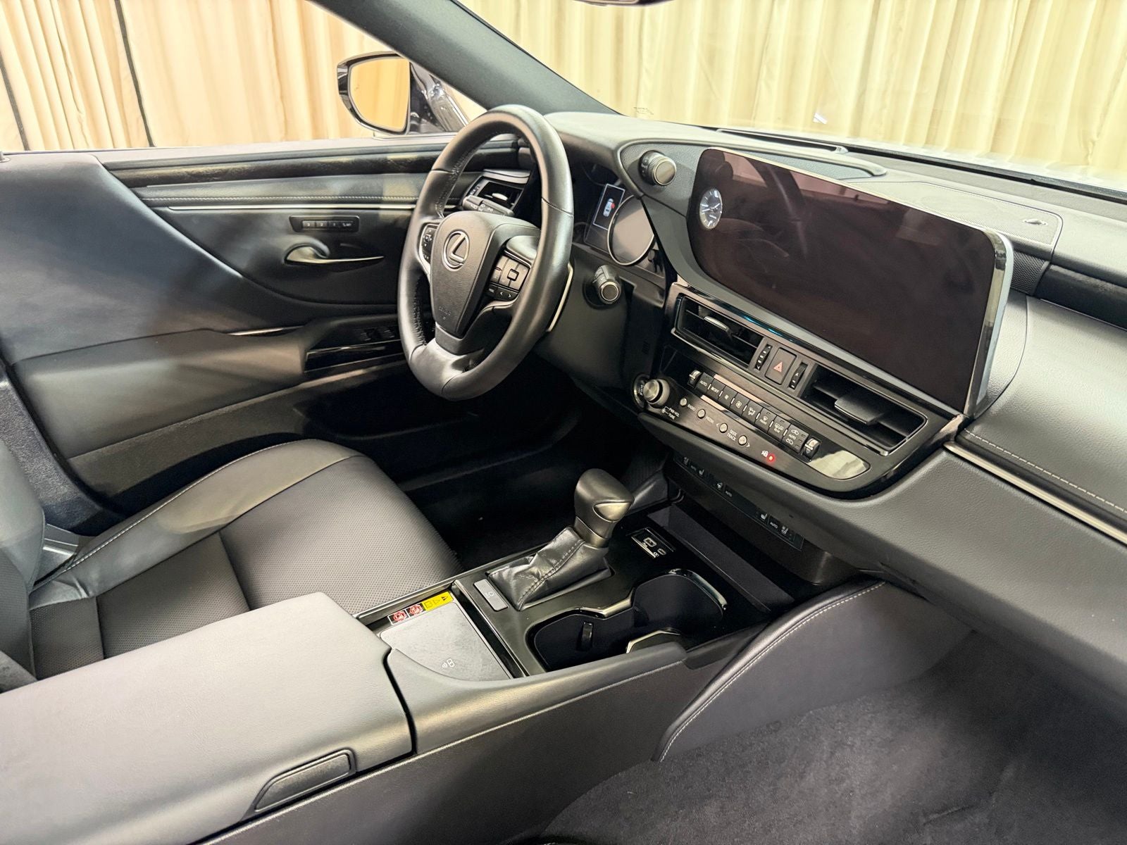 2025 Lexus ES 350