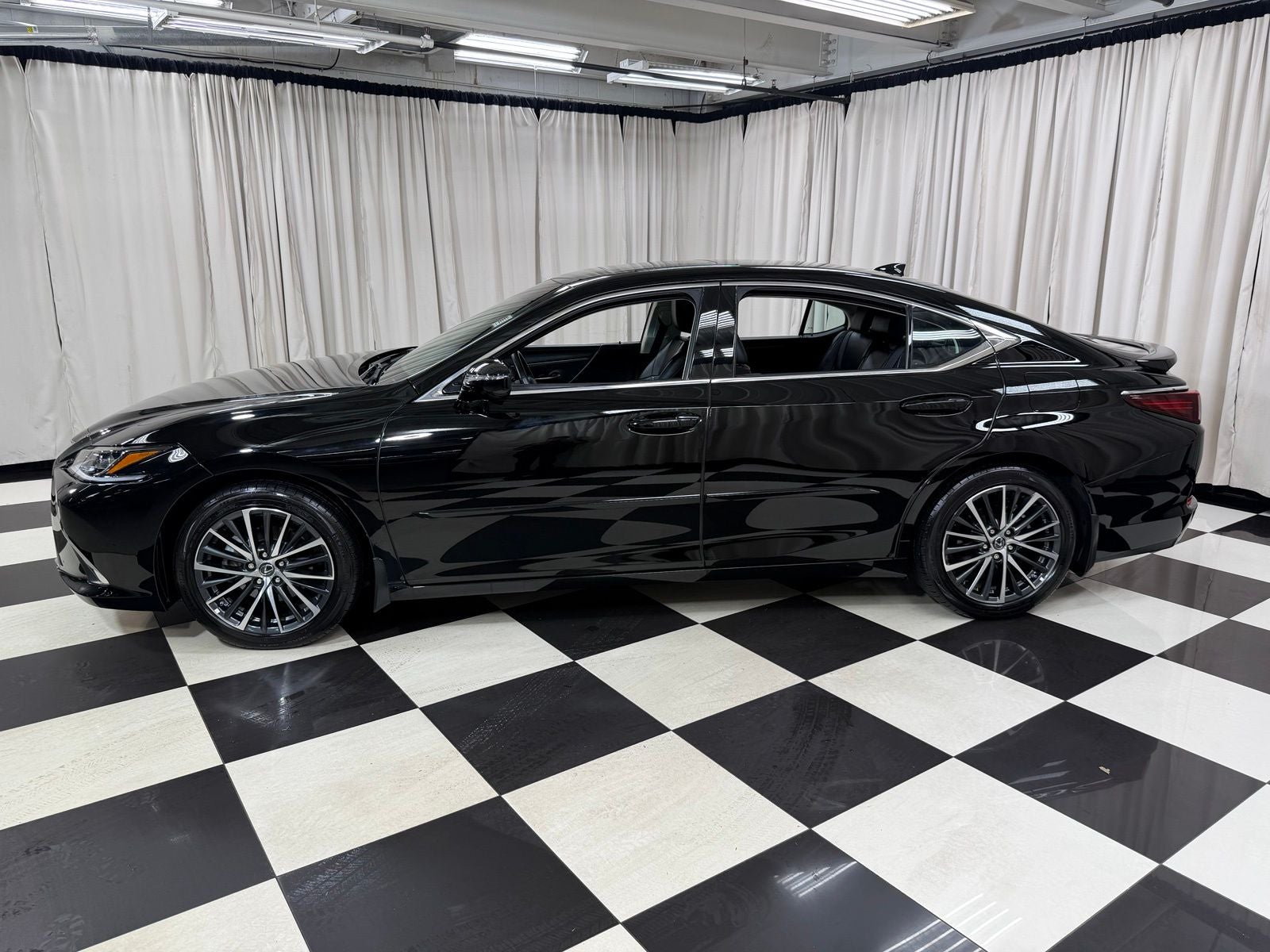 2025 Lexus ES 350
