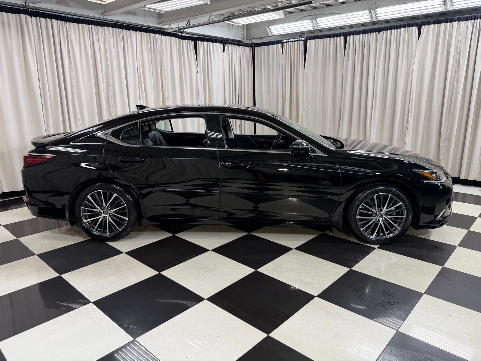 2025 Lexus ES 350