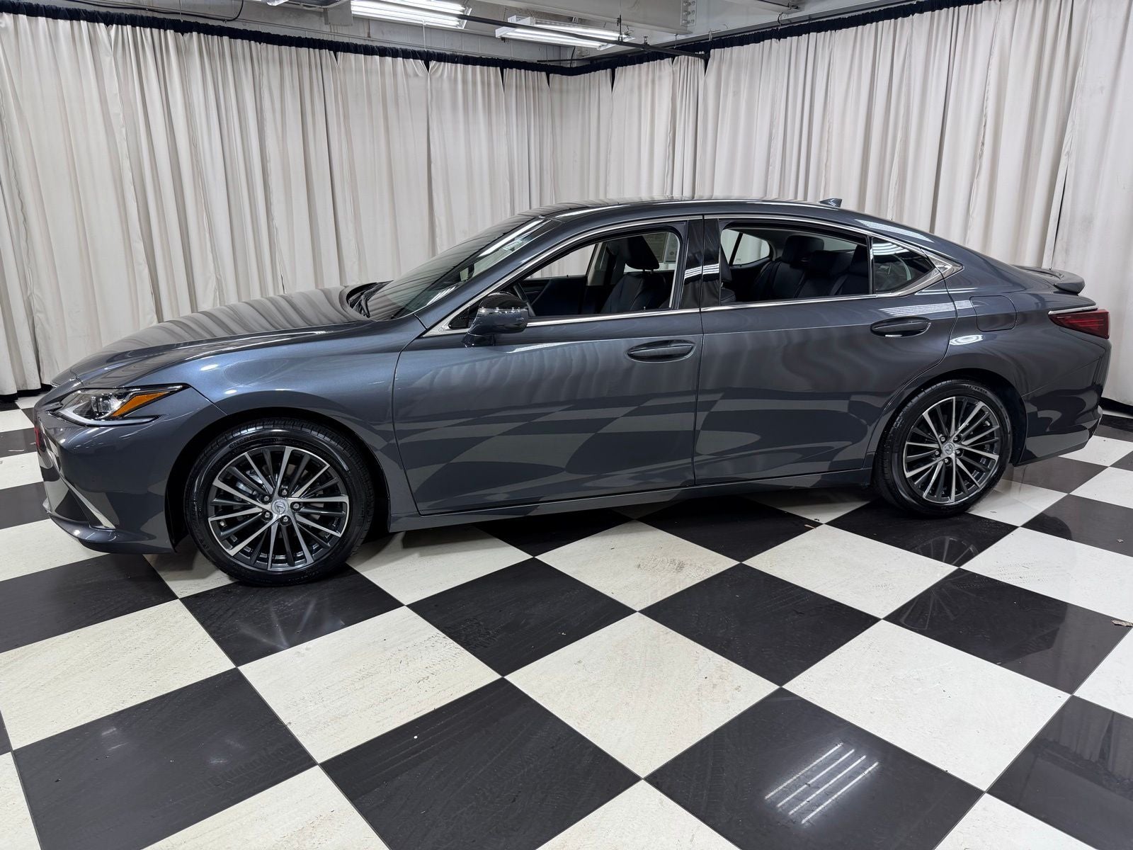 2025 Lexus ES 350