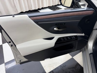 2025 Lexus ES 350