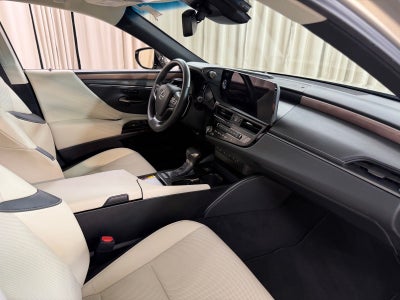 2025 Lexus ES 350