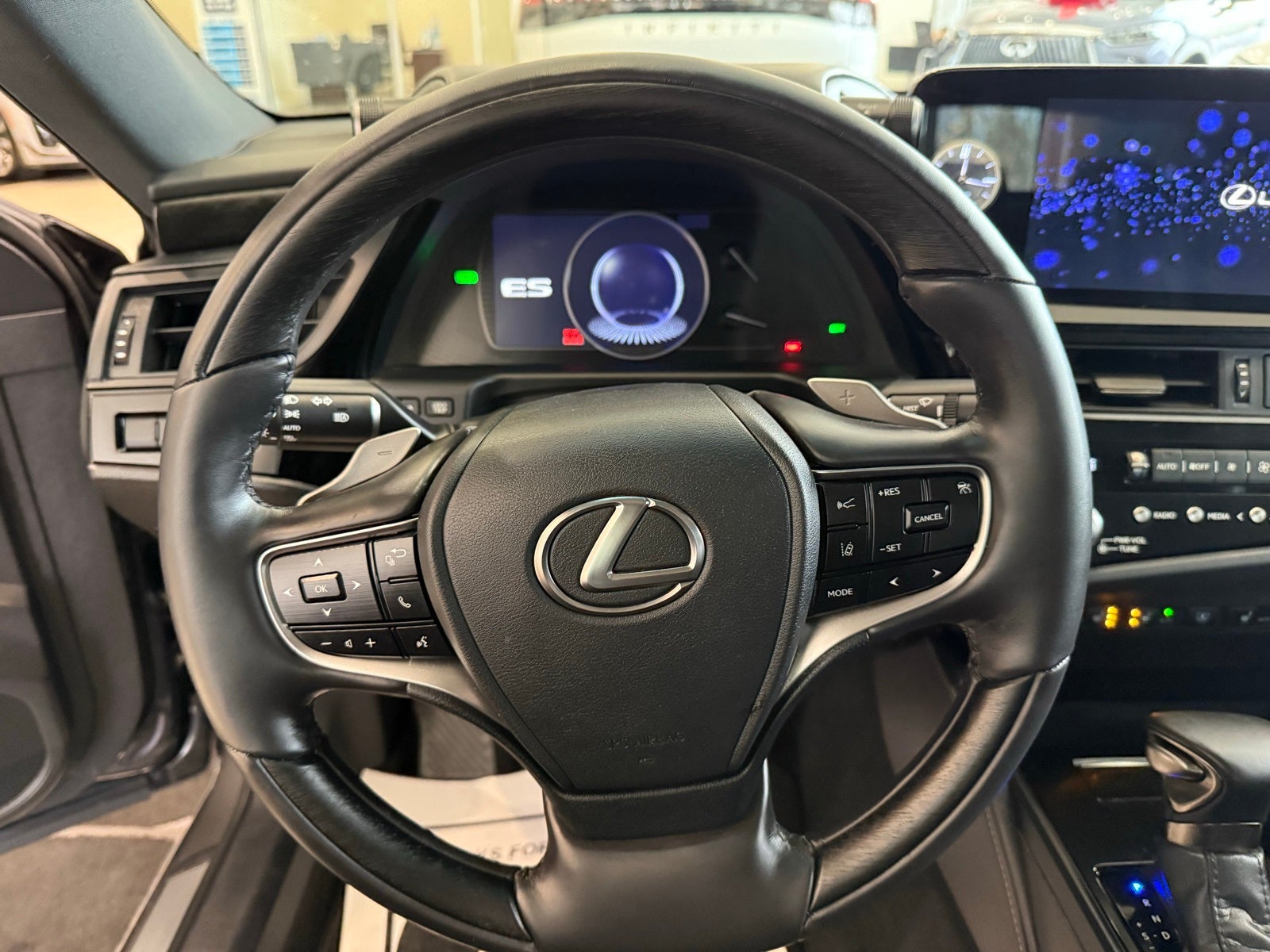 2024 Lexus ES 300h Luxury