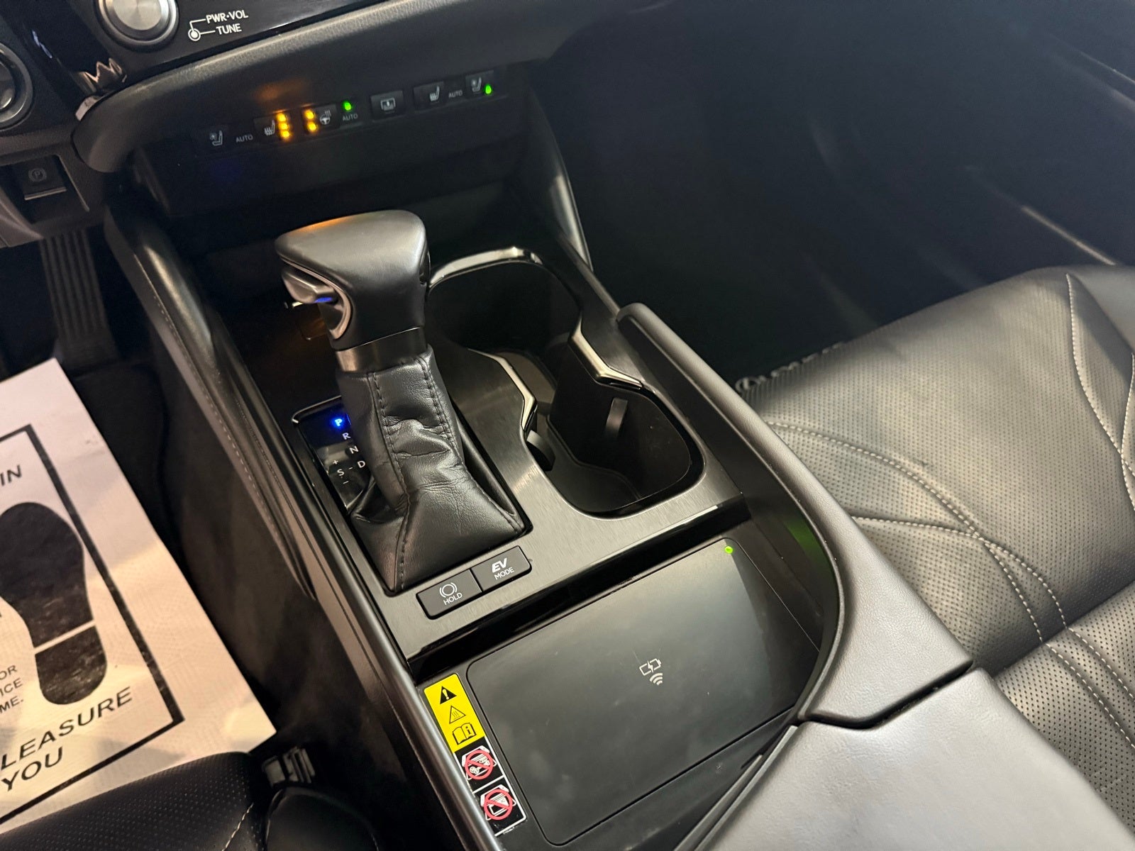 2024 Lexus ES 300h Luxury