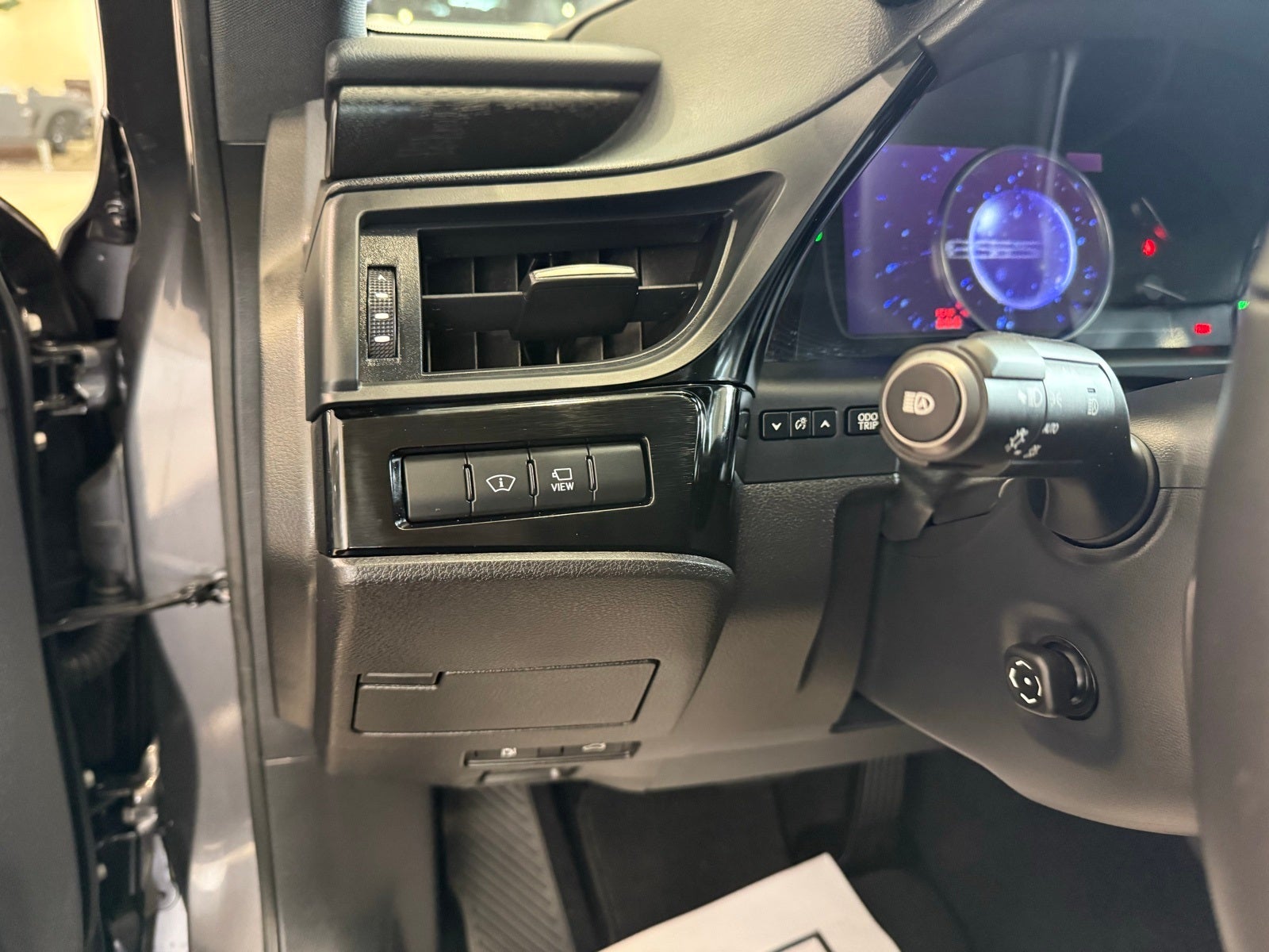 2024 Lexus ES 300h Luxury