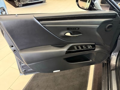 2024 Lexus ES 300h Luxury