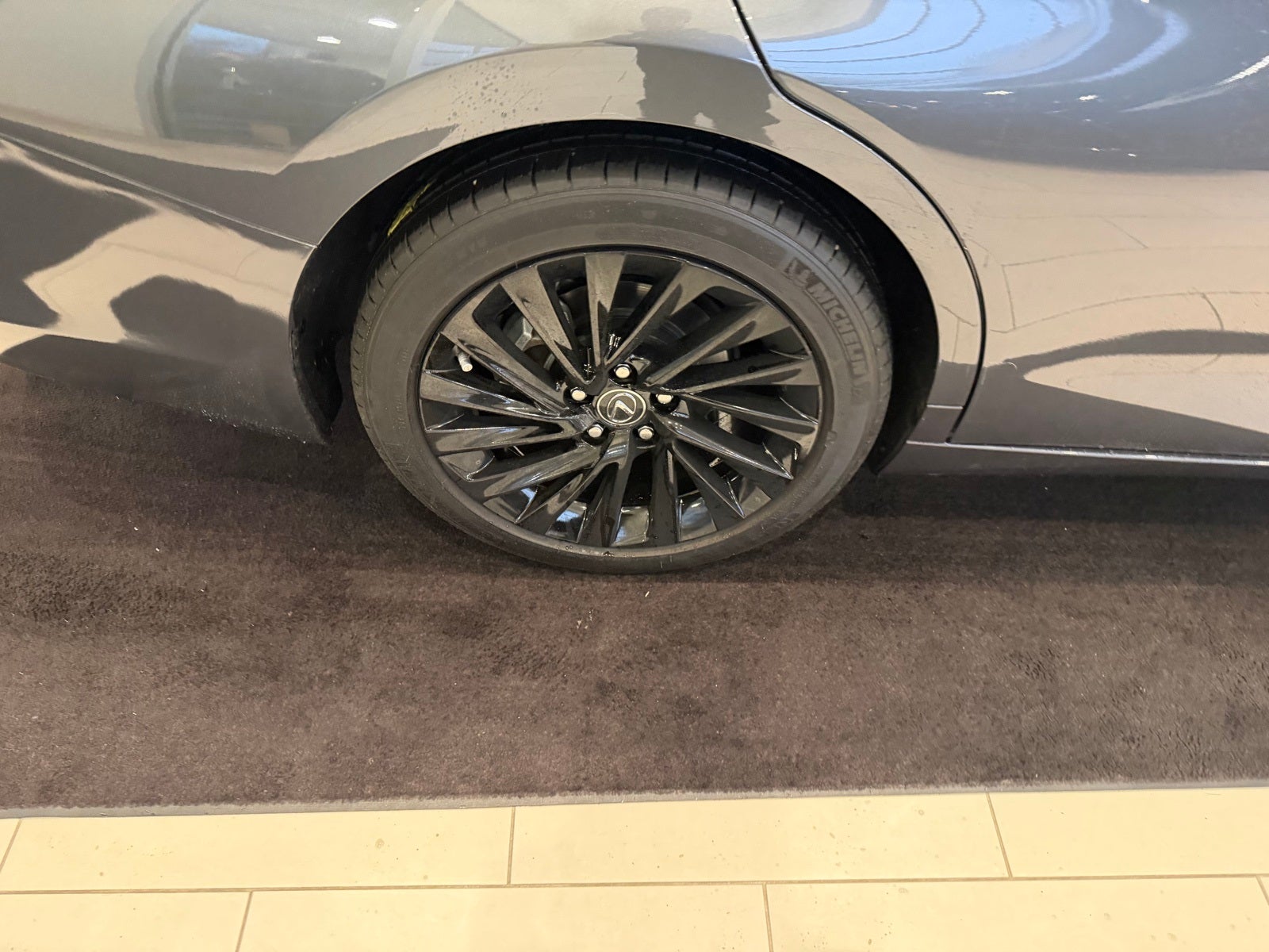 2024 Lexus ES 300h Luxury