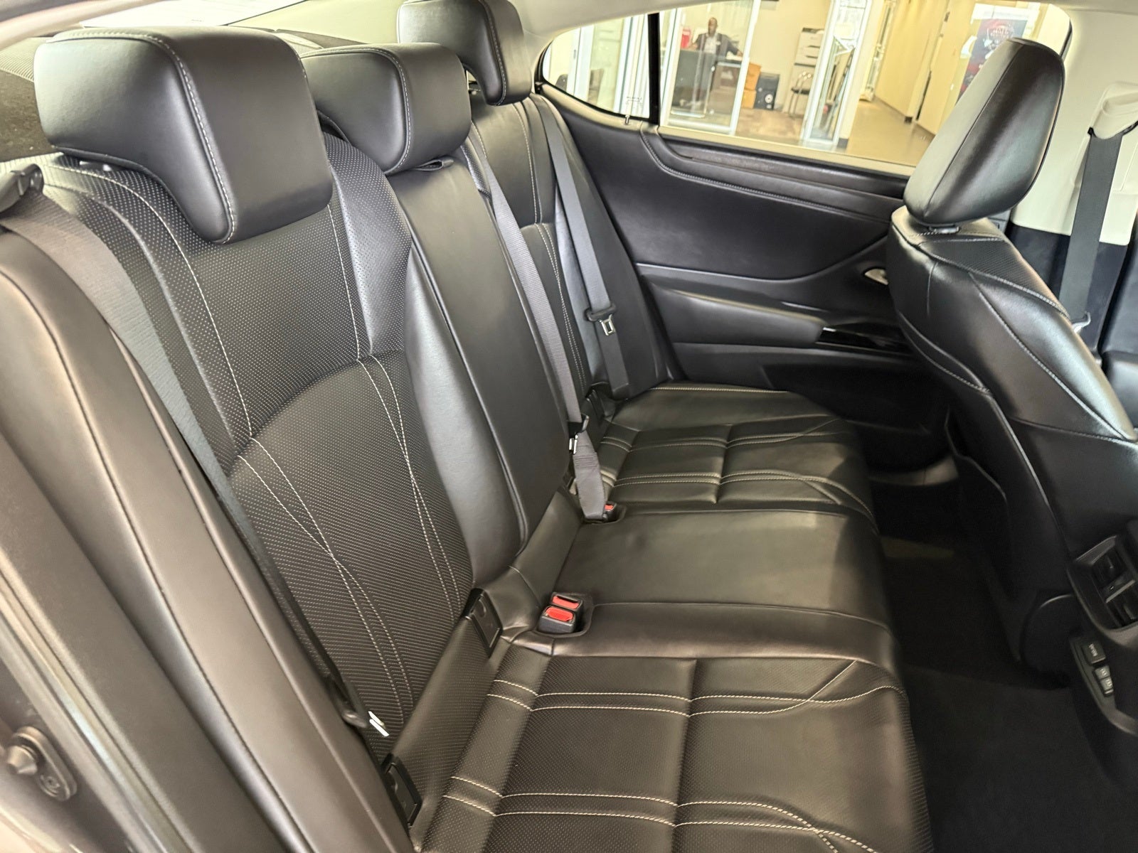 2024 Lexus ES 300h Luxury