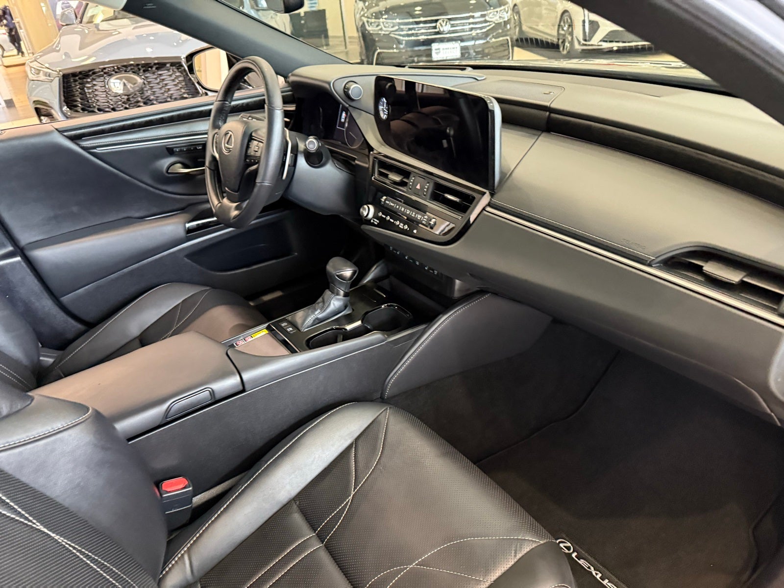 2024 Lexus ES 300h Luxury