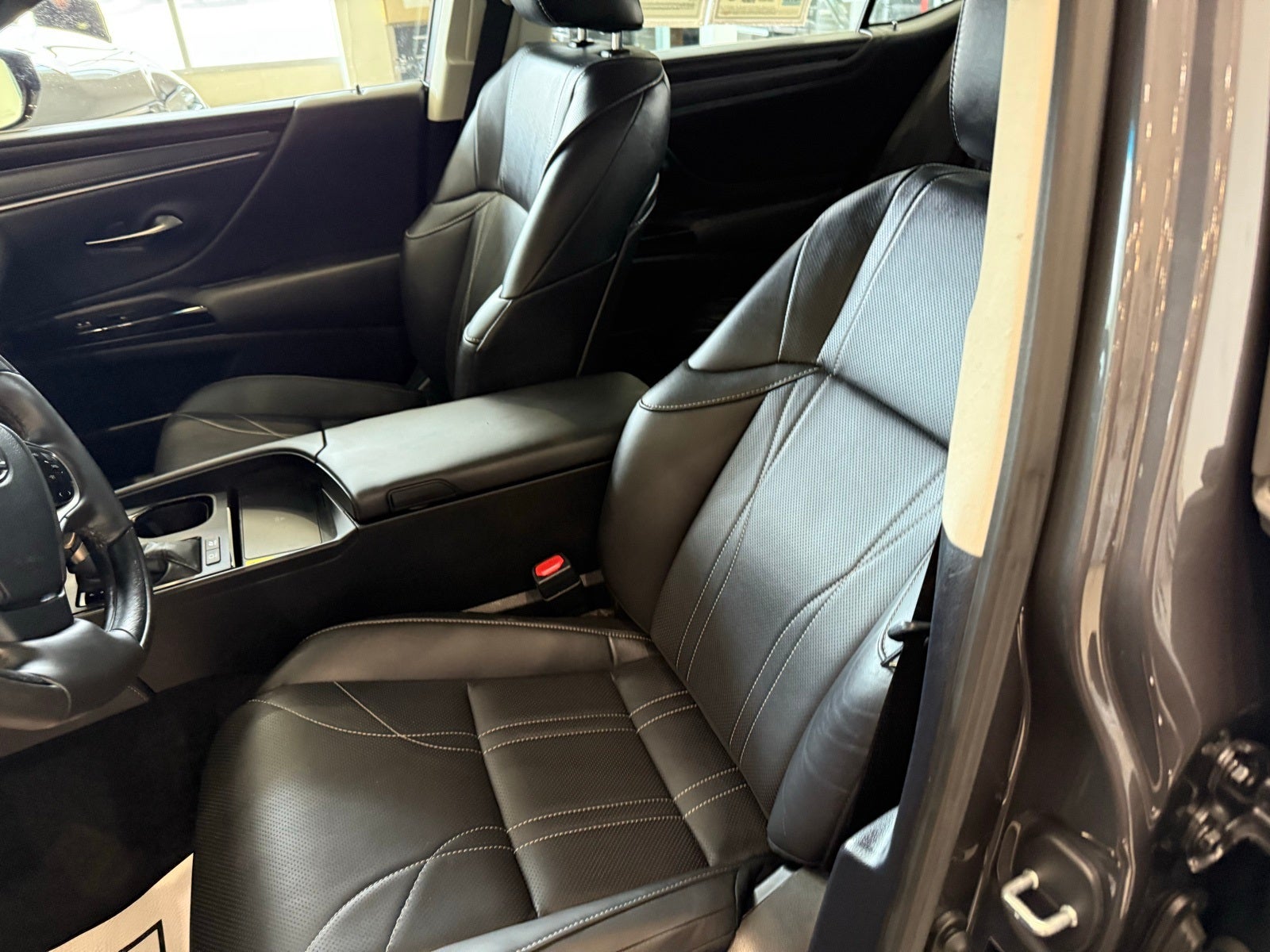 2024 Lexus ES 300h Luxury