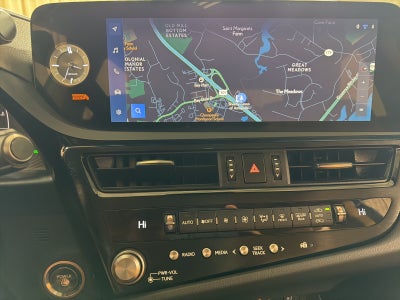 2023 Lexus ES 300h Luxury