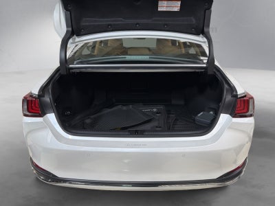 2023 Lexus ES 300h Luxury