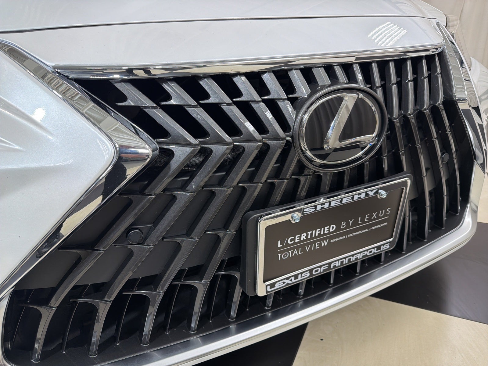 2023 Lexus ES 300h Luxury