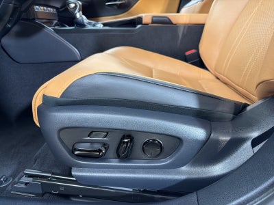 2023 Lexus ES 300h Luxury