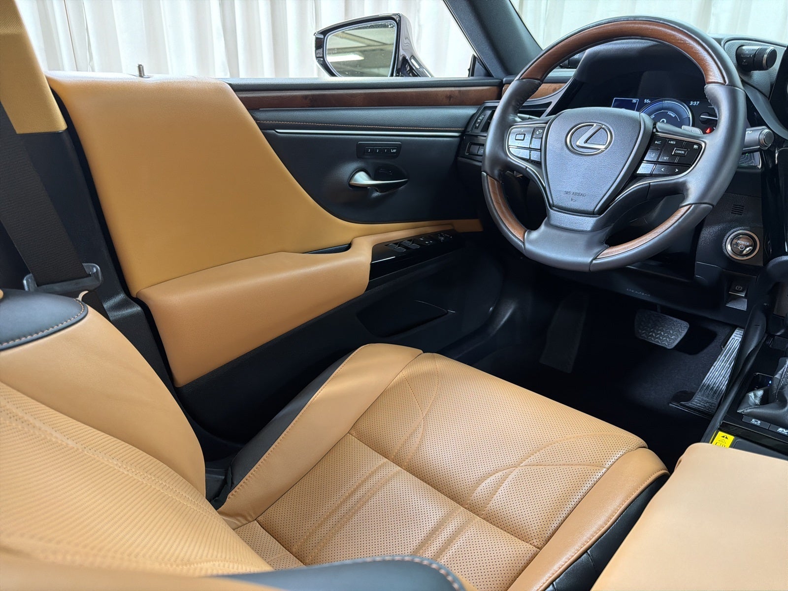 2023 Lexus ES 300h Luxury