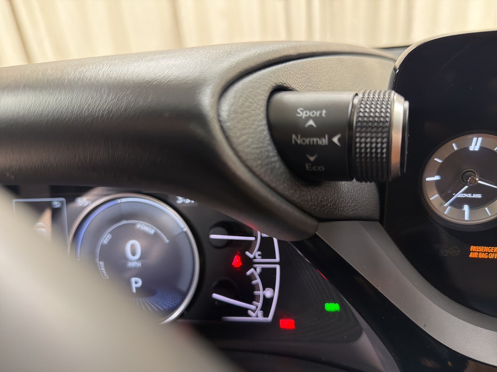 2023 Lexus ES 300h Luxury