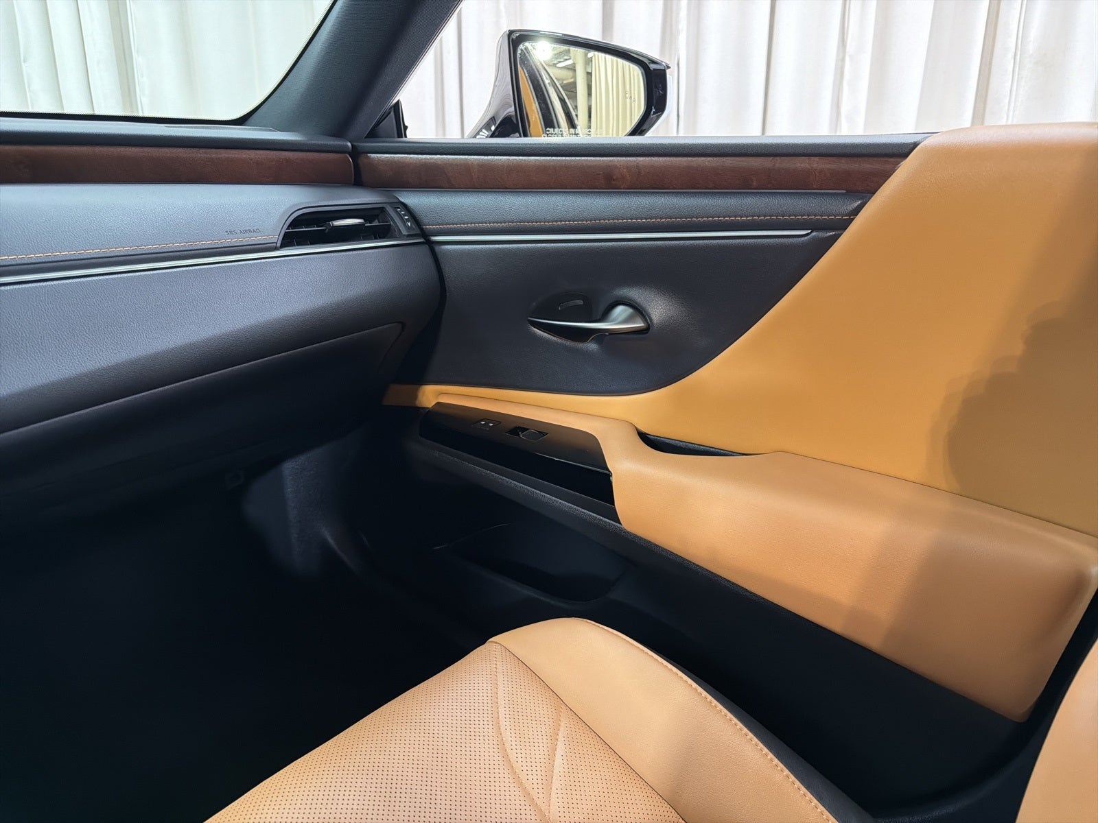 2023 Lexus ES 300h Luxury