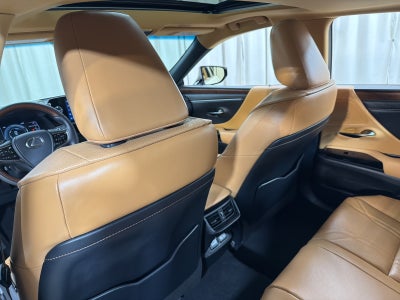 2023 Lexus ES 300h Luxury