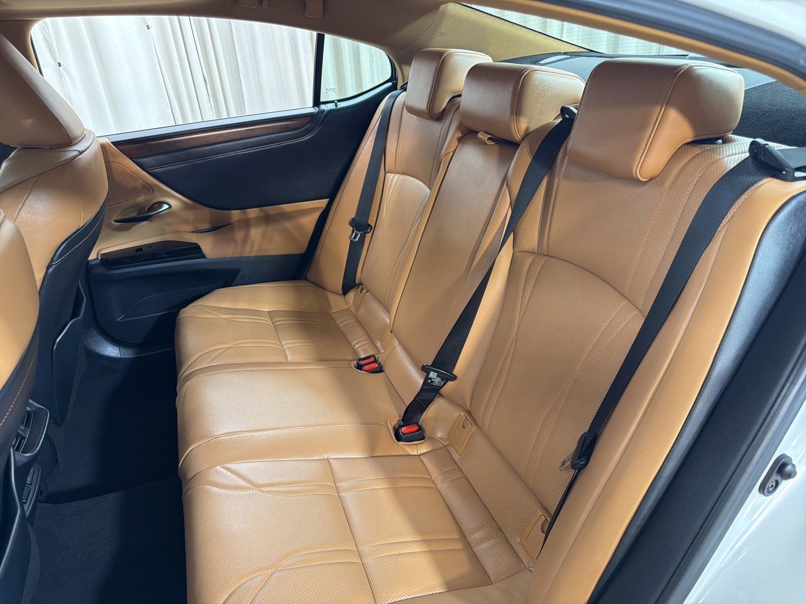 2023 Lexus ES 300h Luxury