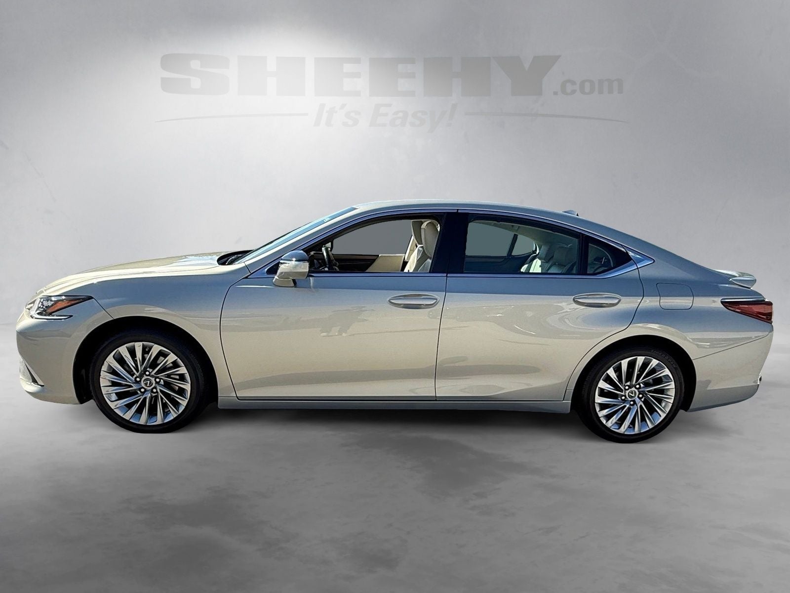 2023 Lexus ES 300h Ultra Luxury