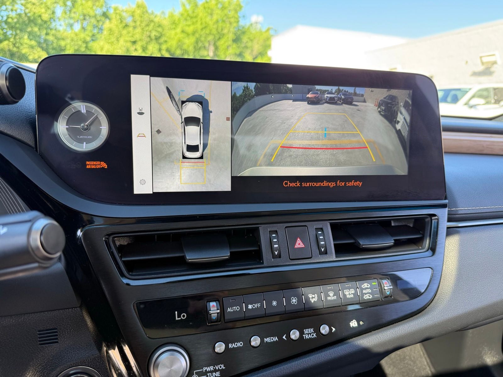 2023 Lexus ES 300h Ultra Luxury