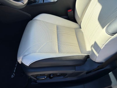 2023 Lexus ES 300h Ultra Luxury