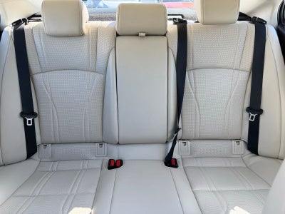 2023 Lexus ES 300h Ultra Luxury