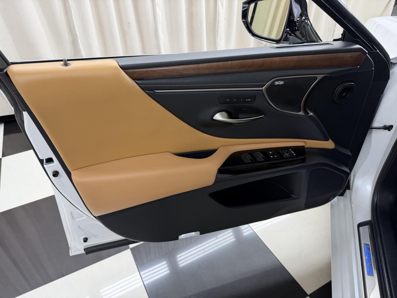 2025 Lexus ES ES 300h Ultra Luxury