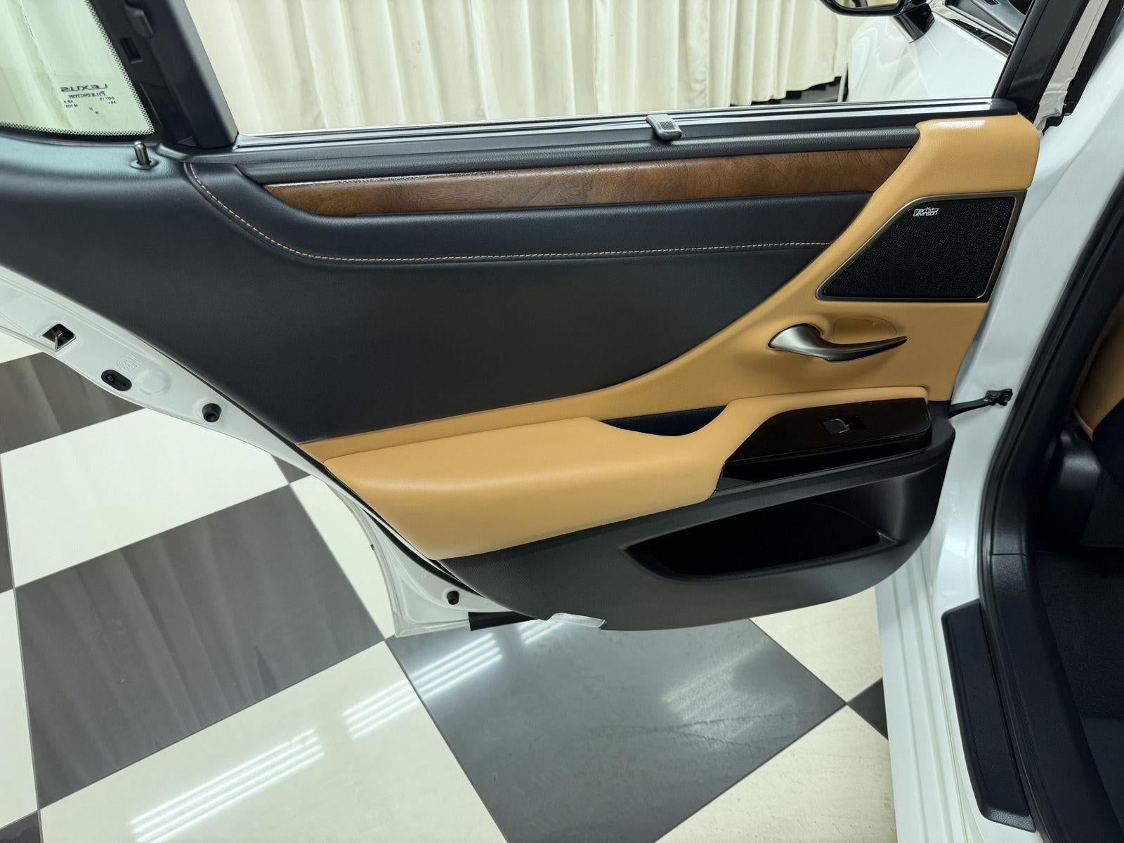 2025 Lexus ES ES 300h Ultra Luxury