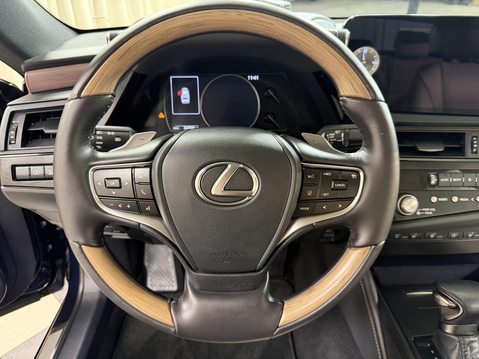 2024 Lexus ES ES 300h Ultra Luxury