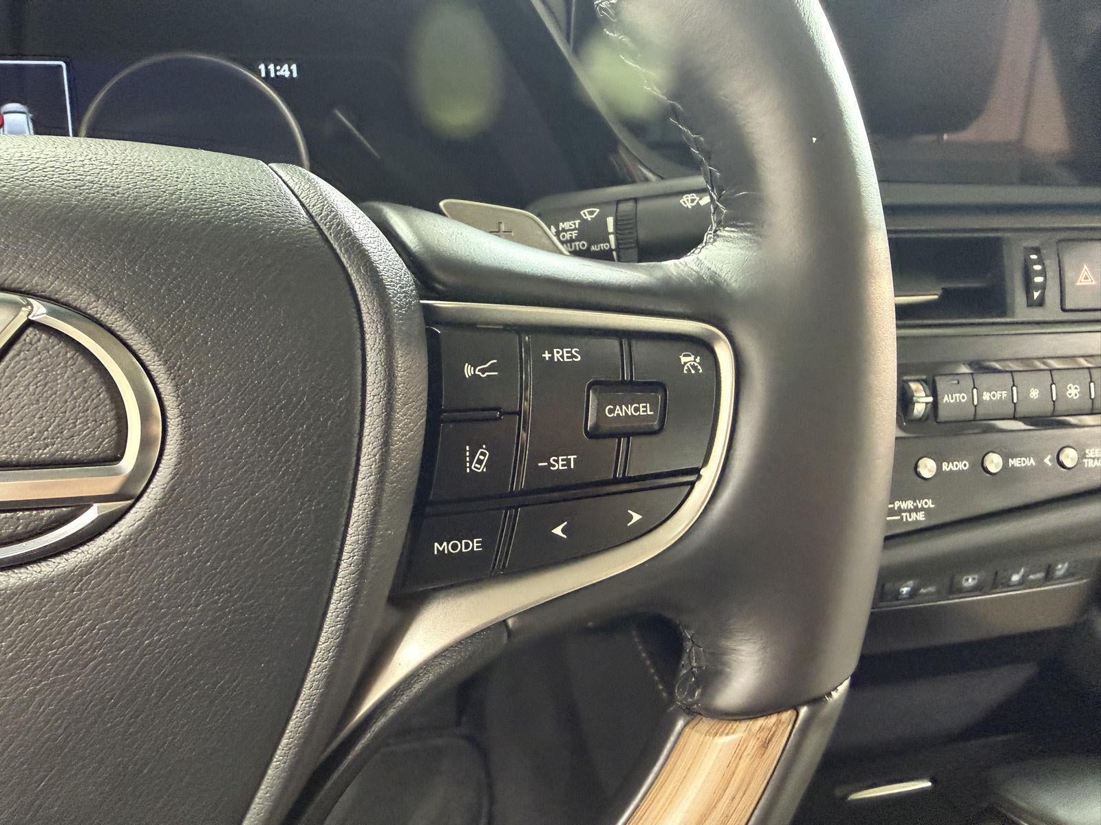 2024 Lexus ES ES 300h Ultra Luxury