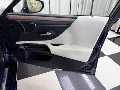 2024 Lexus ES ES 300h Ultra Luxury