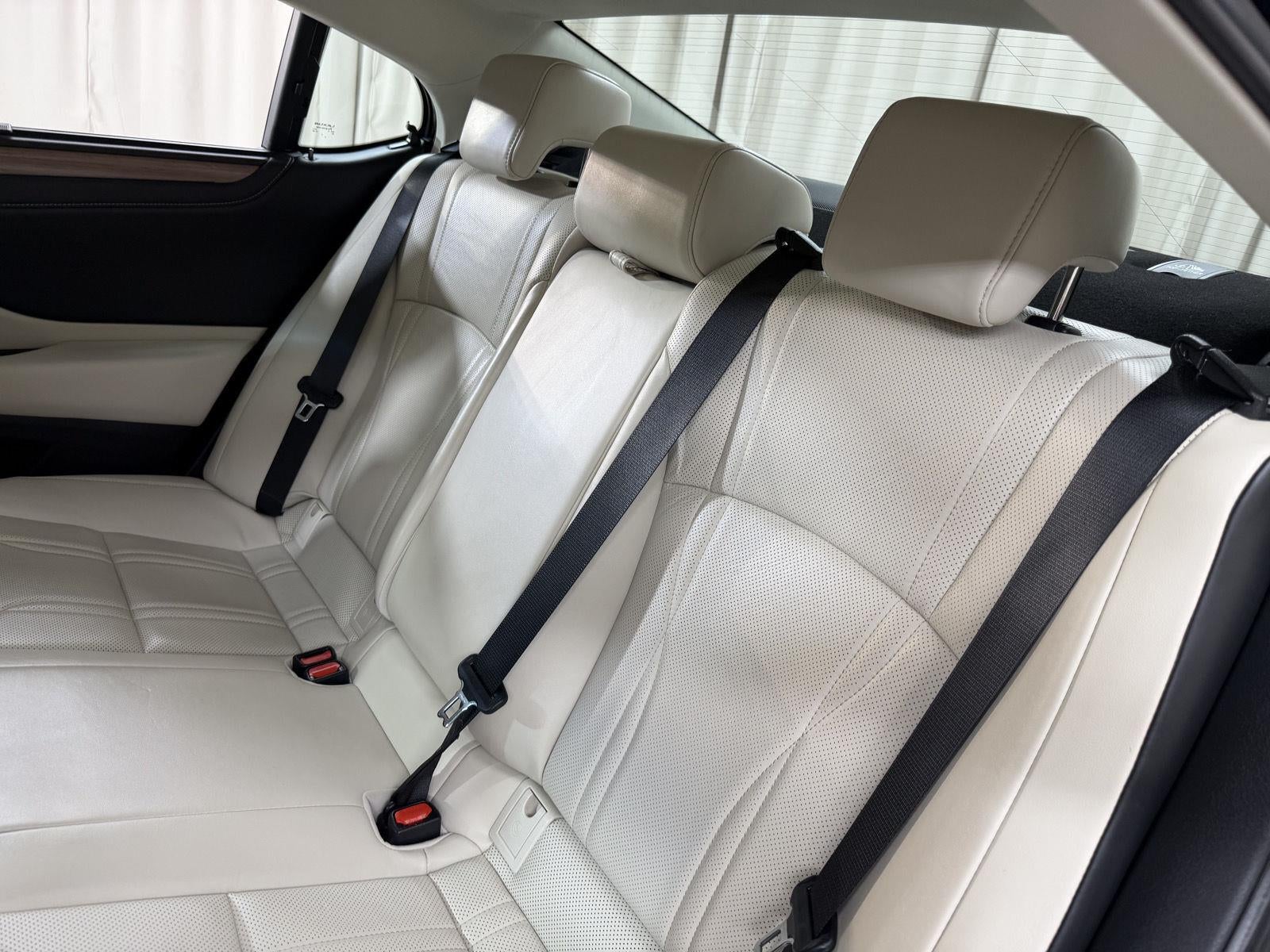 2024 Lexus ES ES 300h Ultra Luxury
