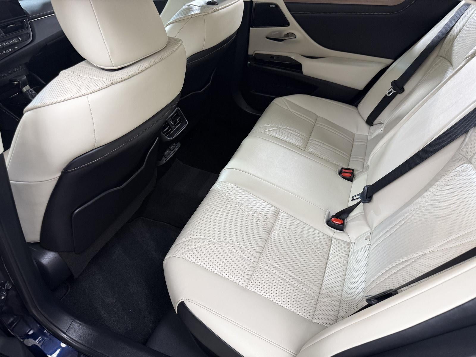 2024 Lexus ES ES 300h Ultra Luxury